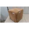 Image 2 : Ottoman Microsuede 18'' x 18'' x 18'' 