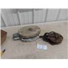 Image 1 : 2 Vintage Barn Rope Pulleys 