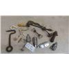 Image 1 : Vintage Hardware & Cast Hooks 