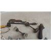 Image 5 : Vintage Hardware & Cast Hooks 