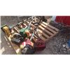 Image 2 : 5 Gas Weed Eaters for Fixing or Parts