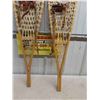 Image 4 : Pair of Snow Shoes with Straps 9 1/2'' x 45'' 