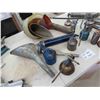 Image 2 : Grease Guns, Squirt Cans, Funnels