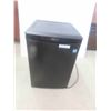 Image 1 : Danby Bar Fridge 27'' x 19'' x 17'' 