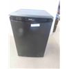 Image 1 : Danby Bar Fridge 27'' x 19'' x 17'' 