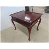 Image 2 : End Table 22'' x 27'' x 21'' 