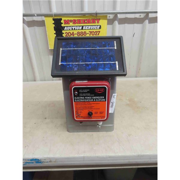 Co Op Solar Battery Charged Electric Fencer , 