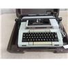 Image 2 : Smith Corona 2200 Electric Typewriter with