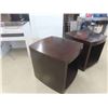 Image 2 : 2 End Tables 24'' x 23'' x 26'' 