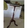 Image 2 : Pedestal Stand 28'' x 12'' , Electric Table Lamp 