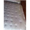 Image 4 : Queen Sized Box Spring & Mattress 