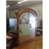 Image 4 : Oak Dresser 32'' x 19'' x 60'' , Mirror 33'' x 43'' & 