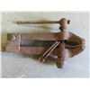 Image 2 : Blacksmith Post Vise / Leg Vise 