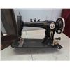 Image 2 : Vintage Reliance Sewing Machine Top Piece Only 
