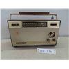 Image 1 : Vintage Singer AM/FM Transistor Radio