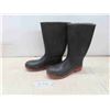 Image 1 : Mens Size 9 Heavy Rubber Boots, Fine Condition. 