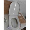 Image 2 : 2 Toilet Seats - New or store return  