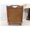 Image 8 : Solid Oak Magazine Rack Table Lamp with Shade 