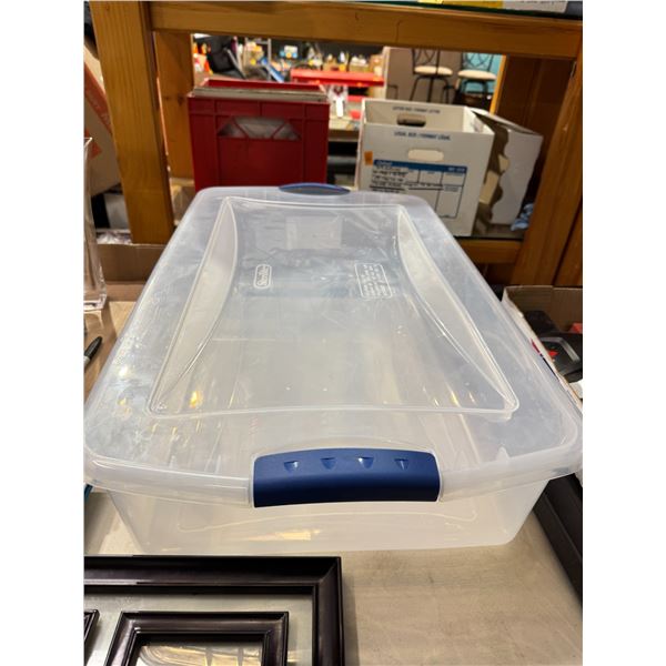 Sterilite storage container