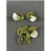 Image 2 : 1940's Rhinestone Enamel Mother of Pearl Brooch & Earring Set
