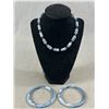 Image 2 : Mixed Lot Of Bakelite & Other Vintage Jewelry