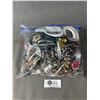 Image 2 : Nice Lot of Wearable Costume Jewelry