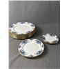 Image 2 : Lot of 13 Pieces of Dinnerware "Moonlight Rose" Royal Albert