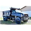 Image 3 : 2002 GMC 8500 Dump Truck