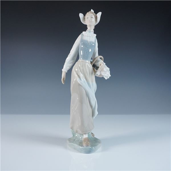 Lladro Porcelain Figurine, Dutch Girl 1004860