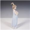 Image 2 : Lladro Porcelain Figurine, Spring Token 1005604