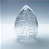 Image 2 : Vandermark Etched Glass Egg Paperweight