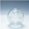 Image 3 : Vandermark Etched Glass Egg Paperweight