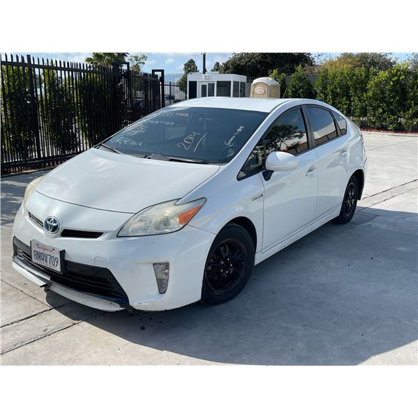 TOYT PRIUS 2014 SALV T/DONATION