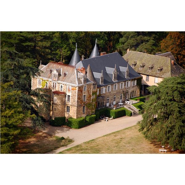 CASTLE-BASED HUNT IN FRANCE FOR HUNTER & OBSERVER. FIVE DAYS / FOUR NIGHTS