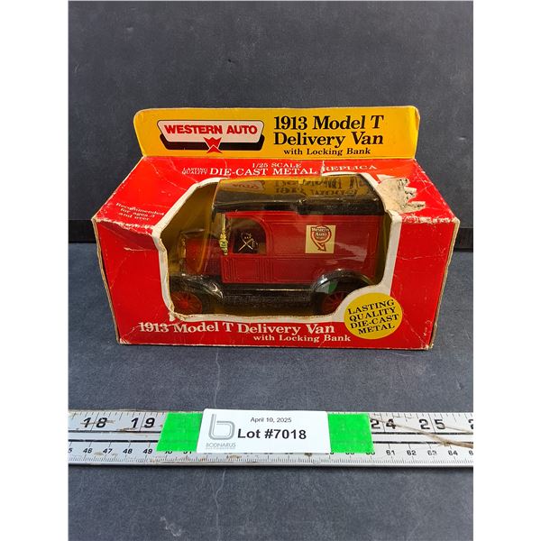 1:25 New Holland Die Cast 1913 Model T Ford - New in Box