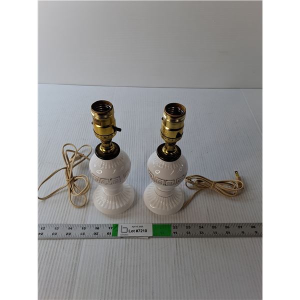 (2) Vintage Ceramic Lamps-Working