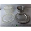 Image 1 : Bundt Cake Pan & Display Tray 7" Tall & 13" Wide