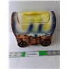 Image 1 : Ceramic Cookie Wagon 6.75" Tall x 7.5" Long