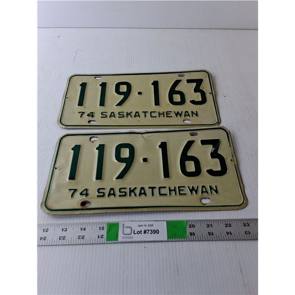 (2) Vintage Saskatchewan License Plates 1974