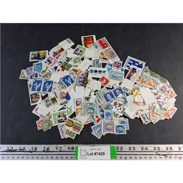 Lot of Vintage Canada Stamps
