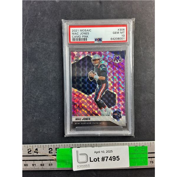 2021 Mosaic Mac Jones Camo Pink Football Trading Card