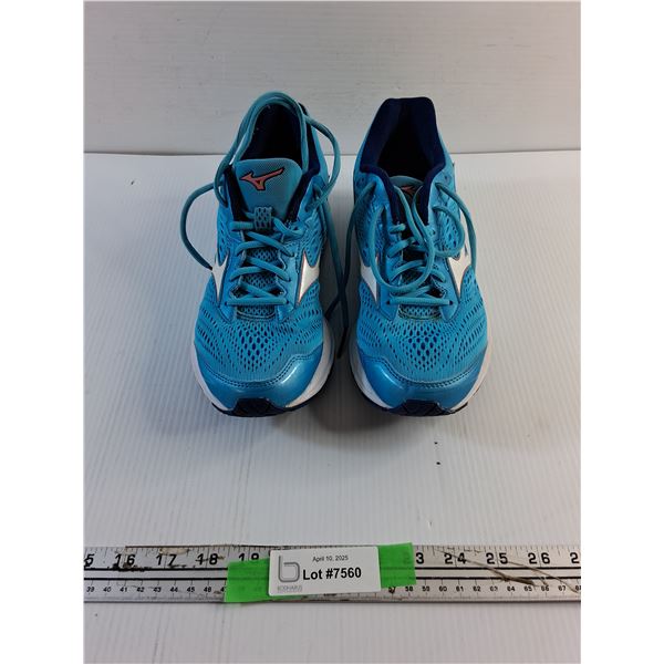 Running Shoes - Size 10