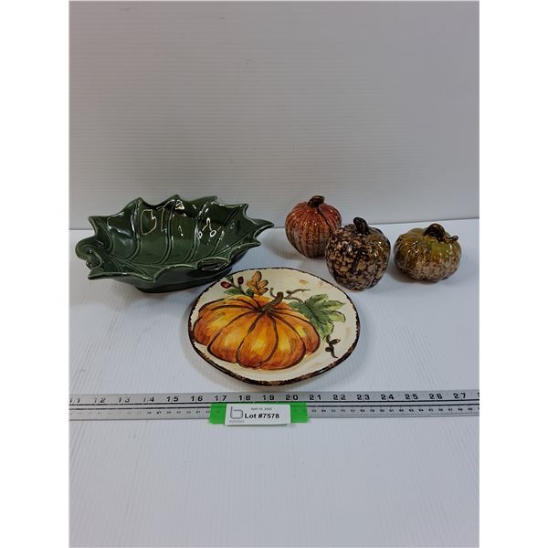 Fall Dish & Decor Lot: (3) Pumpkins, (1) Plate (1) Serving Bowl