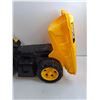 Image 4 : Caterpillar Dump Truck Ride-On Toddler Toy 24" x 12" x 14"
