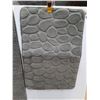 Image 2 : (2) Floor Mats - 35 x 23" and 23 x 15"