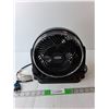 Image 1 : HDX Tabletop Fan- Powers On 11" Tall