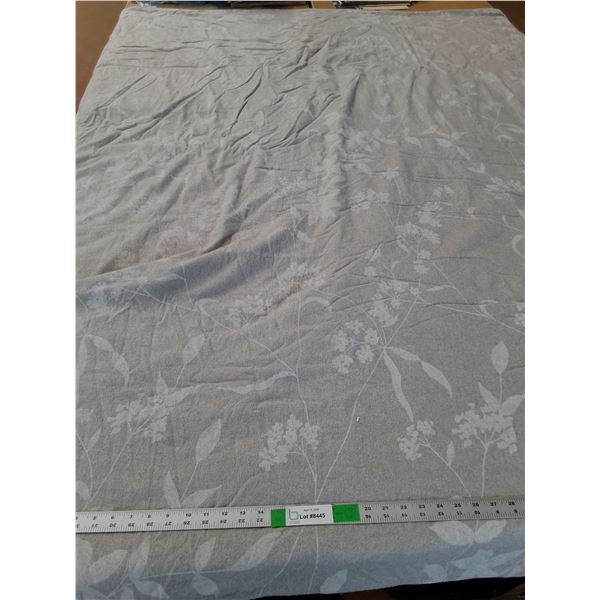 Duvet Approx. 85" x 79"
