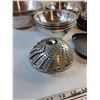 Image 5 : Aluminum Bowls, Egg Frying Pans and Strainer