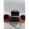 Image 5 : (2) Rice Cookers and a Sandwich Maker