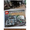 Image 2 : Lego Technic 2595 pcs Mack Truck Constructor